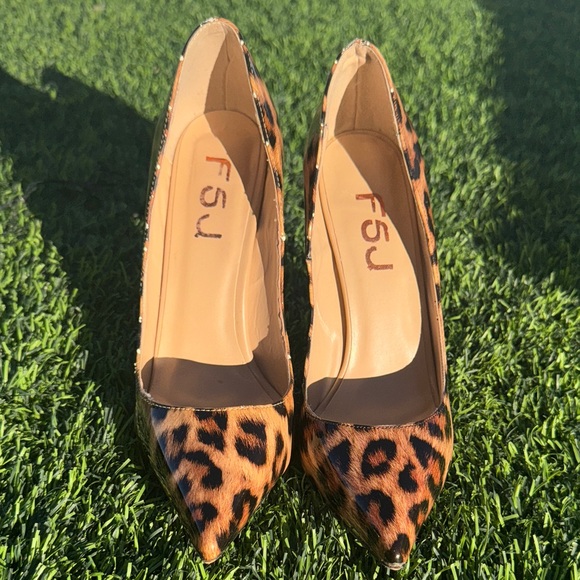 FSJ Leopard Patterned Heels - Picture 4 of 5